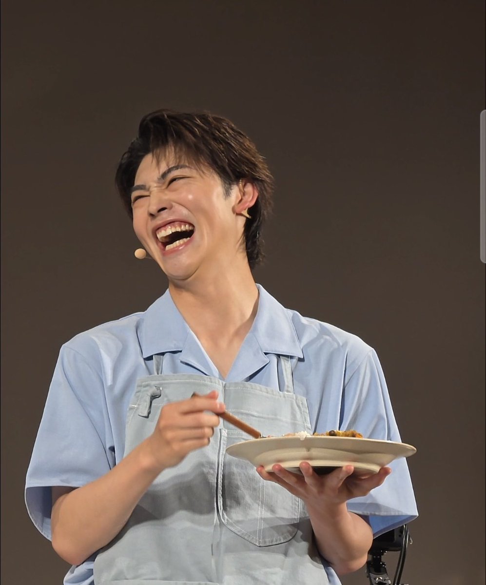 15atsuki23's tweet image. 敦貴くんが長年夢見てた #NATSLIVEFES がついに実現できたのも、そのステージを見ることが出来たのも嬉しかった✨

水田さんのめちゃくちゃ優しいご指導と愛を感じながら、のびのびと（？）料理する敦貴くんを見れて、幸せで楽しい1時間だった❤

チキンも美味しかった🍗

#増子敦貴
#GENIC
#NATSLIVE