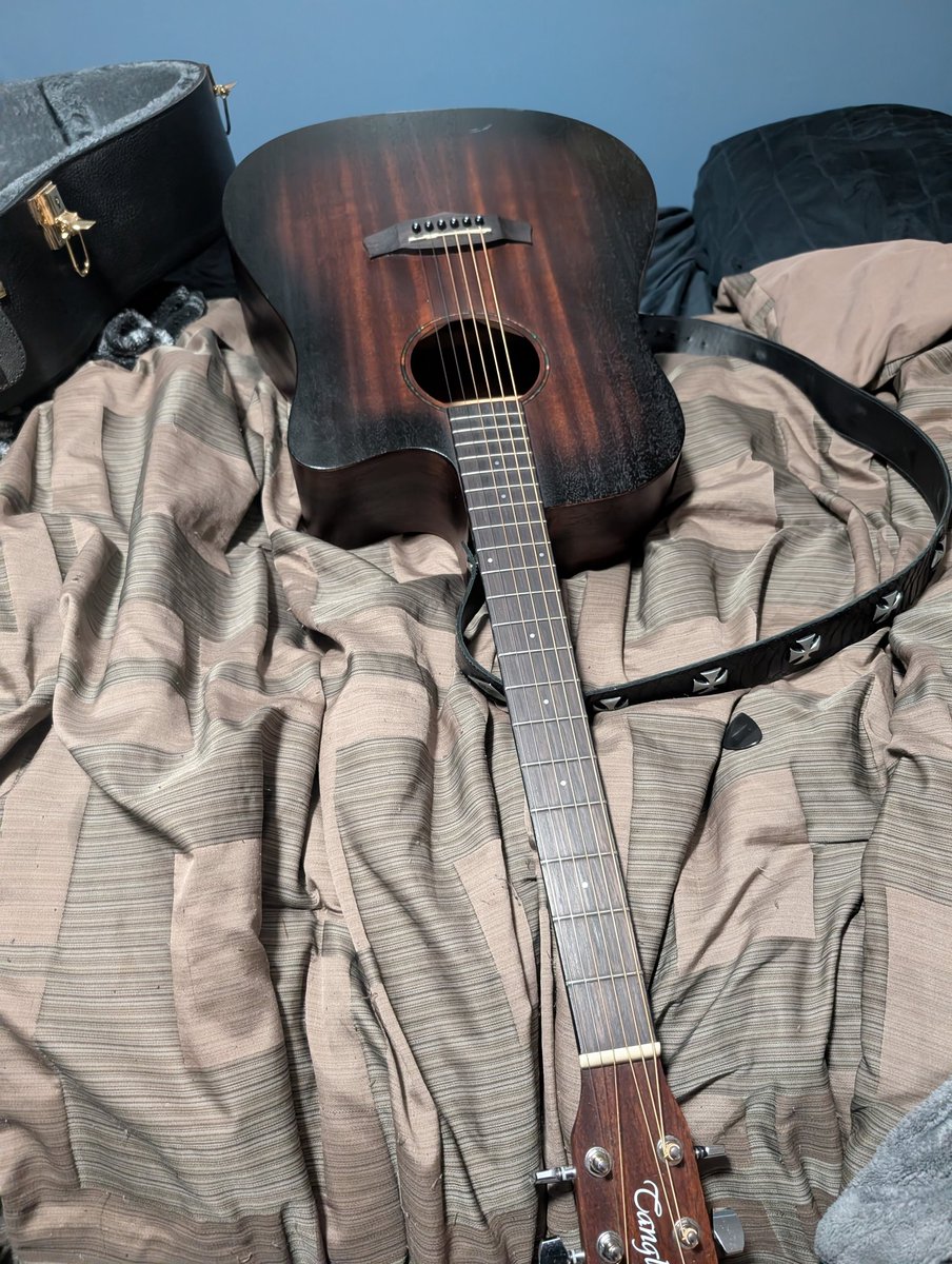 MitchellMurtoff's tweet image. Here are the results from playing my Tanglewood acoustic-electric guitar 🎸 the other day. I did well on my warm-up and daily sessions. I am currently on a 109 week playing streak. #guitarplayer #guitar #music #musicismylife #musicianlife