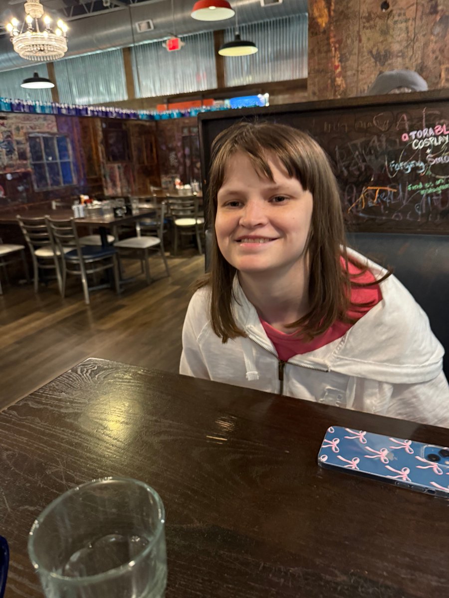 ts9767's tweet image. Cameron: Hey daddy, how was your vacation this week?
Me: how many times have I told you Cameron, I was on a work trip, not vacation!
Cameron: So did you have fun on your work vacation?? 

Bonus Derby 🐎 Pick from Cameron: Great White

#Autismawareness 
#SaturdayBreakfast