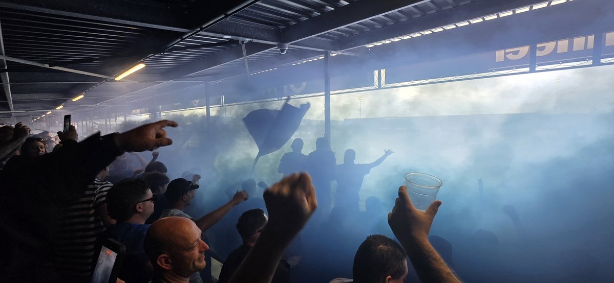 PascalFCDB's tweet image. Come on #fcdenbosch #almdbo #playoffs #kkd