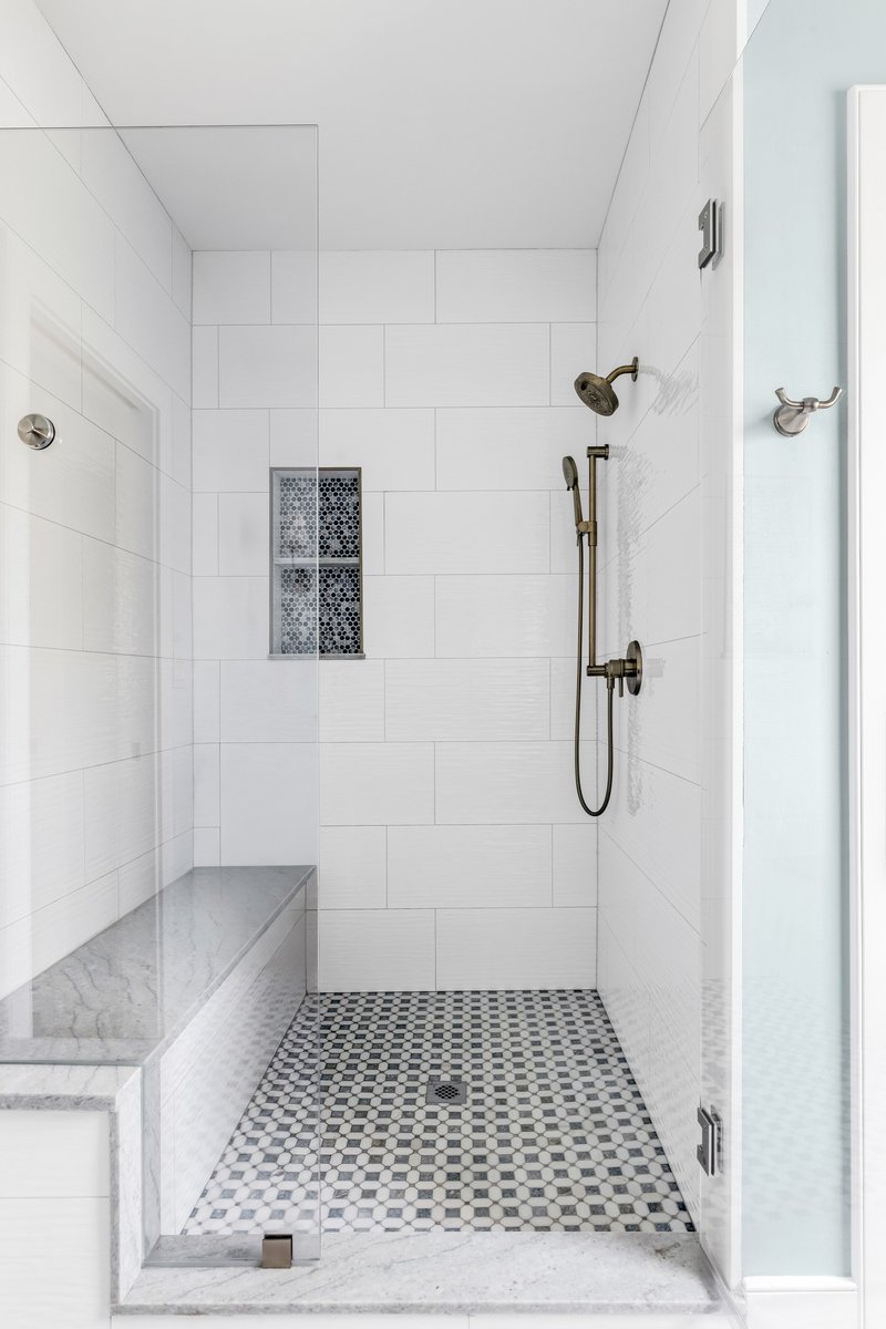 Transitionskbr's tweet photo. Wake up to a brighter, more beautiful bathroom every day.🛁
This fresh master bathroom remodel features gorgeous blue-toned Tedd Wood Cabinetry, Indigo Blue Quartz countertops, and Azula Hatchworks tile flowing continuously from the bathroom floor into the curbless custom shower. https://t.co/lwxeS3mPWr