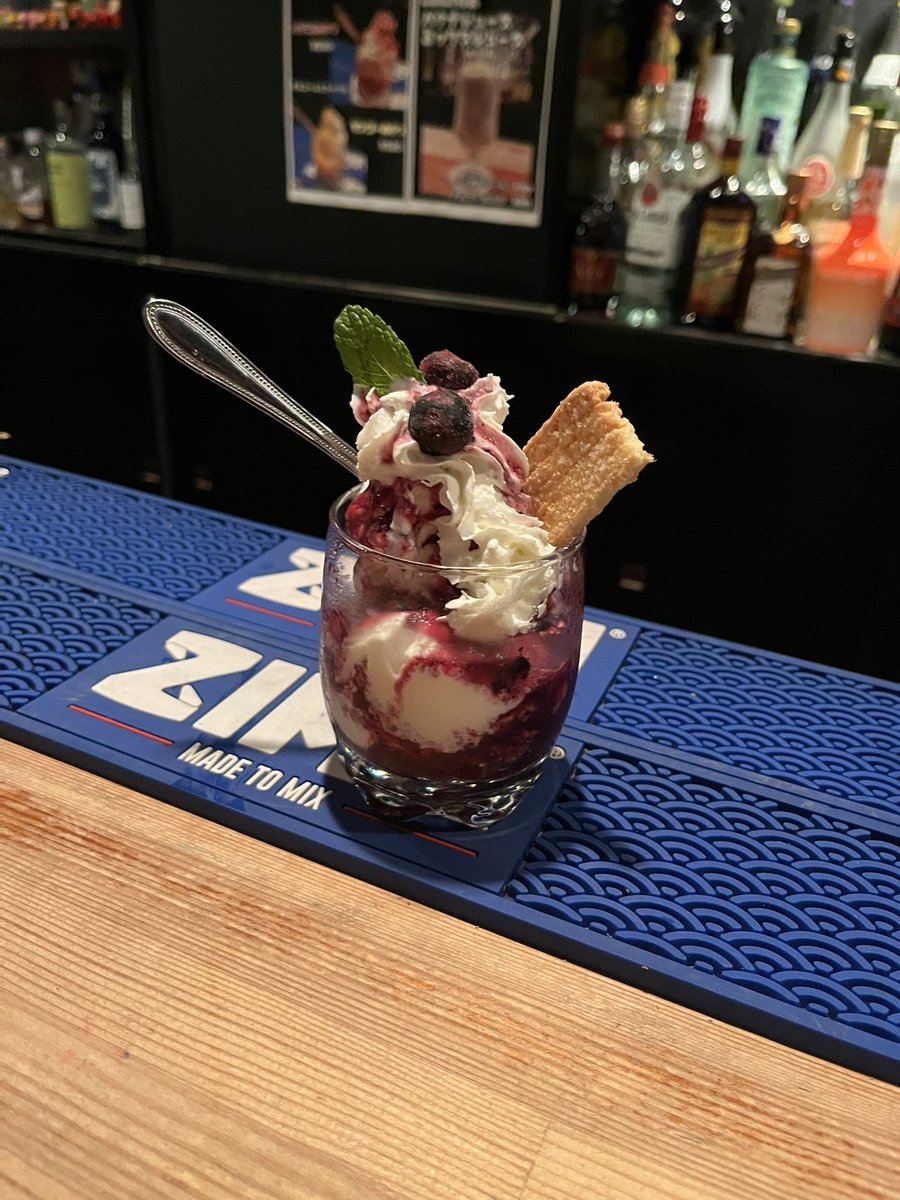 Garage_HotRod's tweet image. 『ブルーベリーのやつ』

 #徳島 #栄町 #Bar #Art #CafeBar #GARAGE #徳島カレー #パフェ
