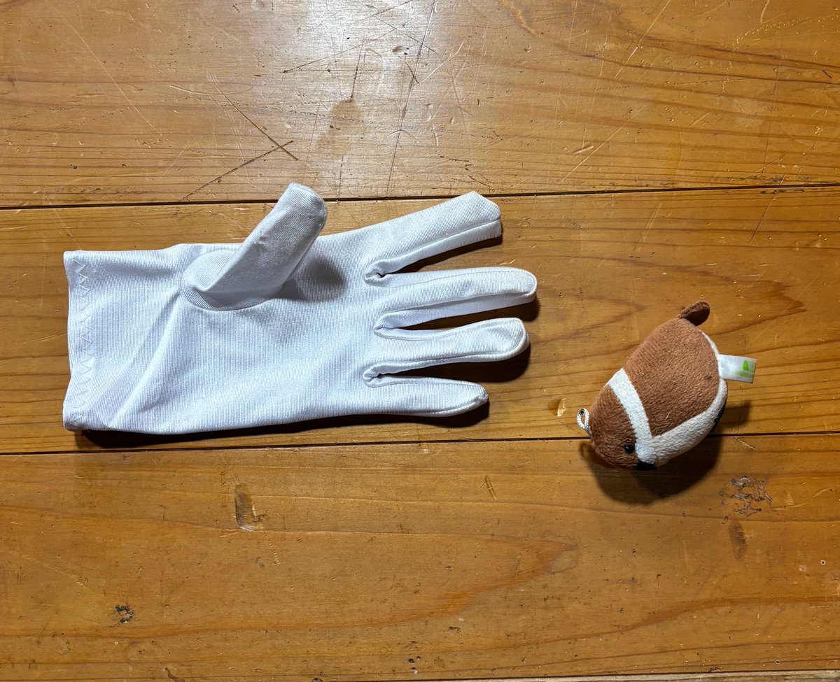 odecosplay's tweet photo. 本日もご参加ありがとうございました
明日は昼から雨模様なので雨対策☔お願い致します、藤棚の外側だと傘は安定してさせます☂️

落とし物がございました、お心当たりある方はWEBのお問い合わせよりご連絡くださいませ。 https://t.co/6QFZaahrBn