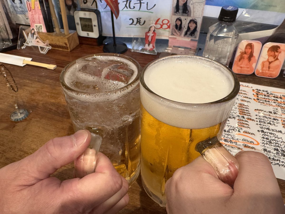 HIKAKUN_METAL's tweet photo. Juice=Juiceの時に毎年Jフェスでお会いするハロオタ仲間と会えたのでアフター🍺
酒も料理も最高‼︎ https://t.co/bzr96FDghO
