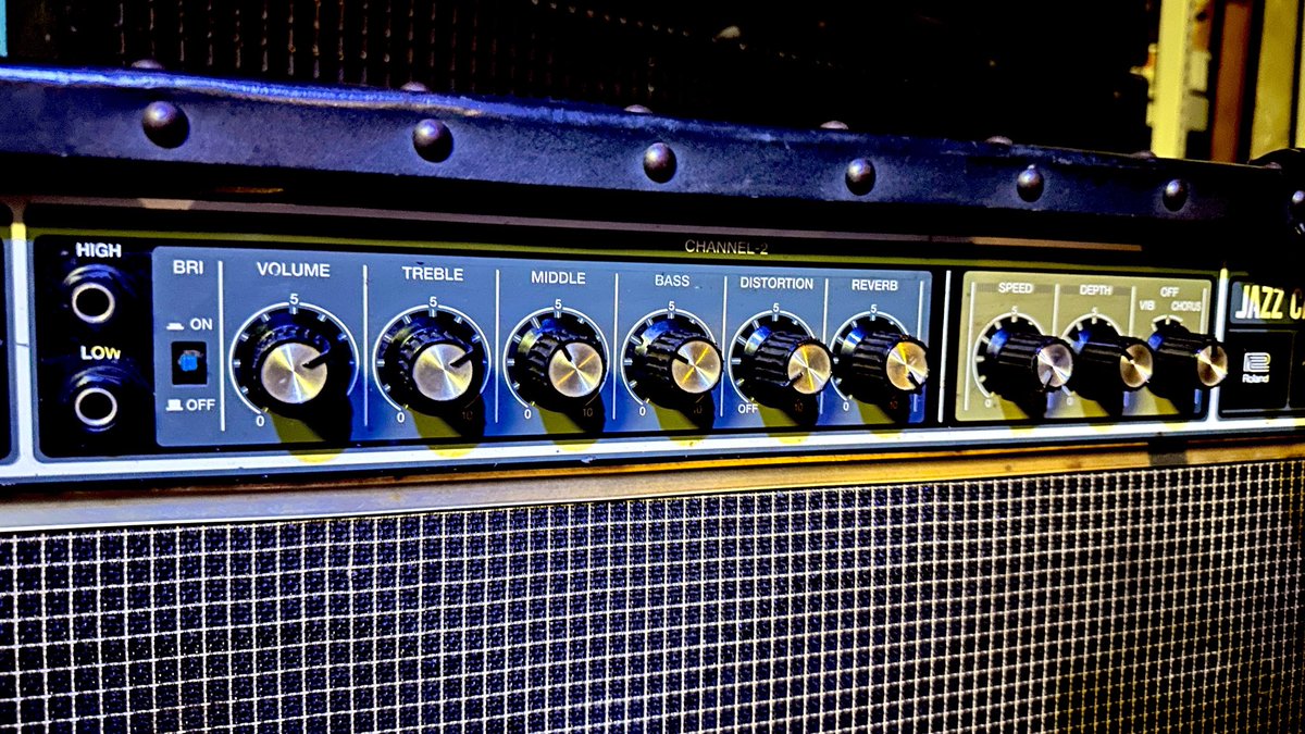 アンプはForestlimitのJC120とFender Custom Vibrolux Reverbを