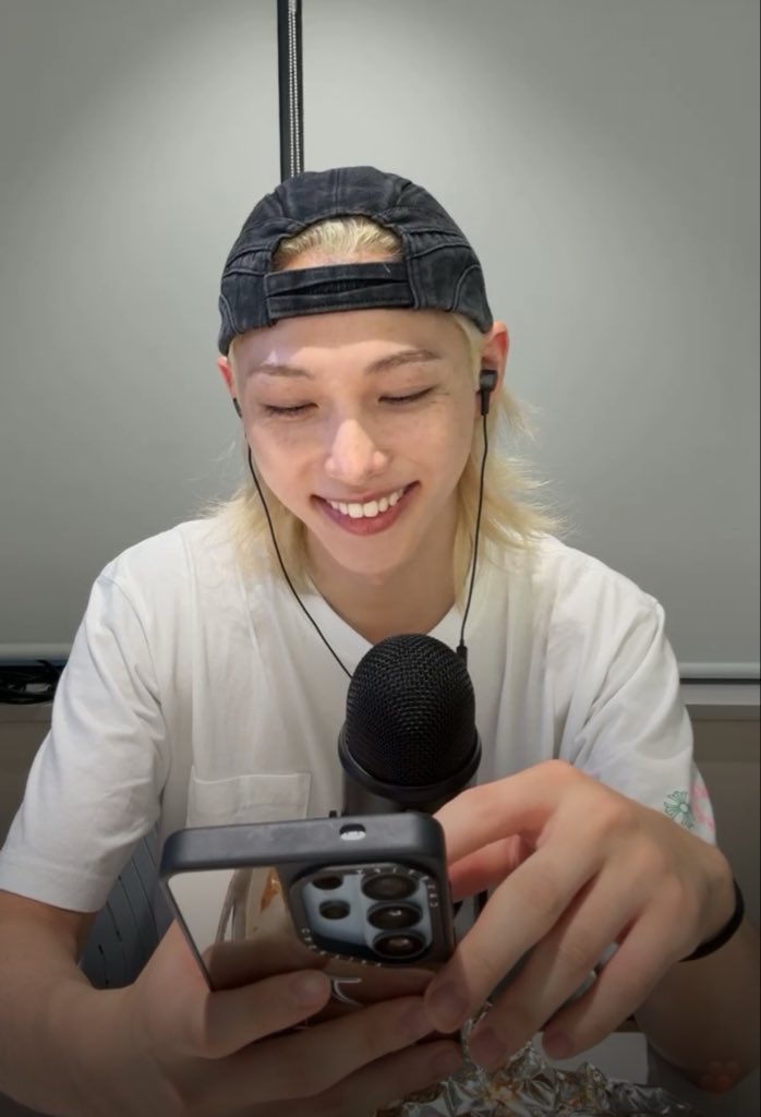 It was the most wonderful morning I’ve ever had. My sincere, open, and so happy boy ate so deliciously and talked with us so much. He’s the brightest thing in this life. Please cherish him. He’s our gift.❣️