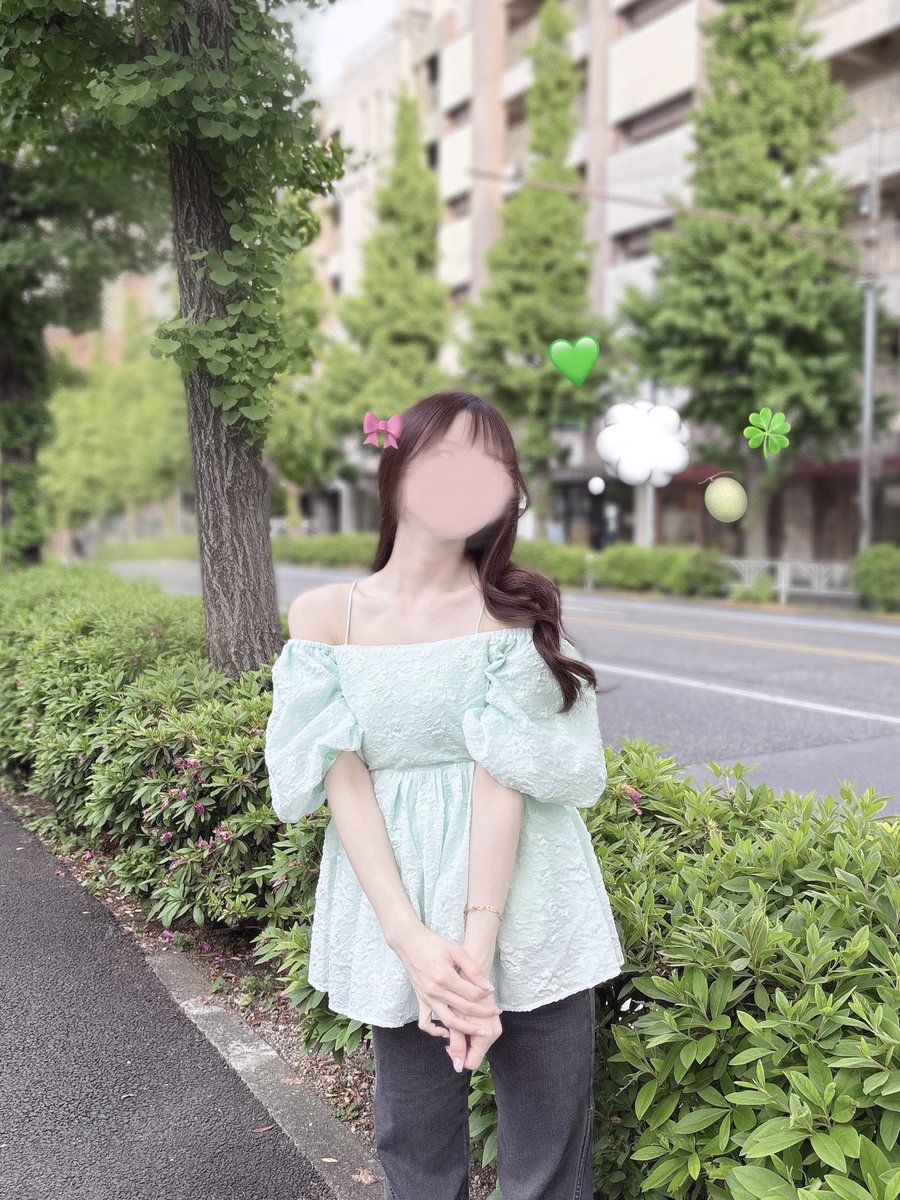 ____mpons's tweet image. ふんわりパフスリーブが可愛いMeiruのオフショルトップス🍈🤍
2wayで着れるし、これ1枚でコーデが可愛くなるからお気に入り💭
カラバリ豊富だから、推し活の時にもオススメ𓂅  #メイル #gift