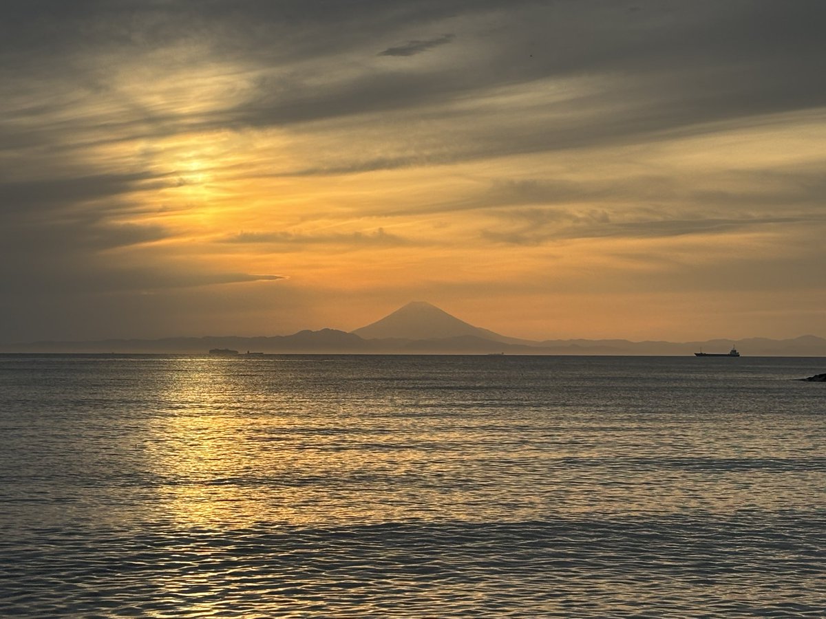 内房は海越しに富士山と夕焼けが見れるのがよき