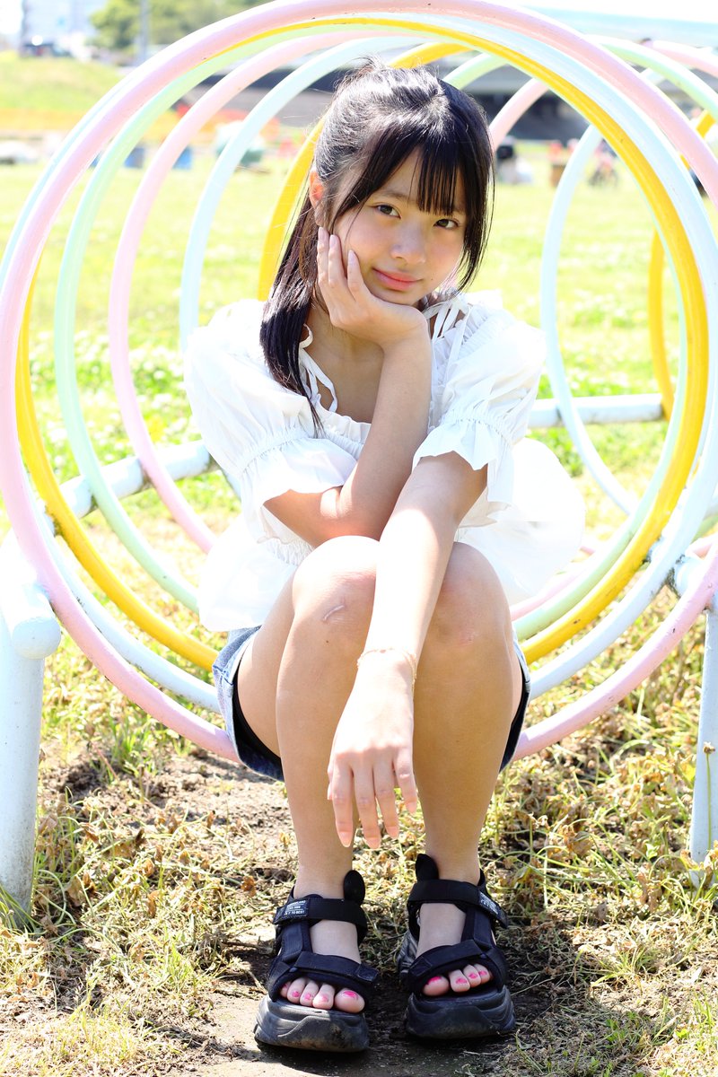 toumouthespa's tweet image. 【#はぴフル】2026/05/02 はぴフル生誕祭
#Runa(るな)さん(JC2)
中学生になっても遊具で遊んでくれる変わらない部分と
大人っぽさと
グミとイチゴが大好き、イメージカラーはピンクの美少女
#photogenic