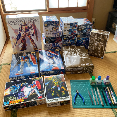 未組立ガンプラは1箱ずつでも、まとめてでも歓迎です。箱の新旧が