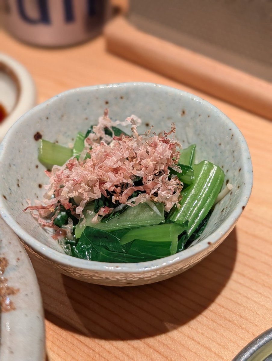 晩御飯は骨付鶏を食べるぞ！
でも30分くらいかかるらしいのでほかのも食べるぞ！
#ぼっちざとらべる