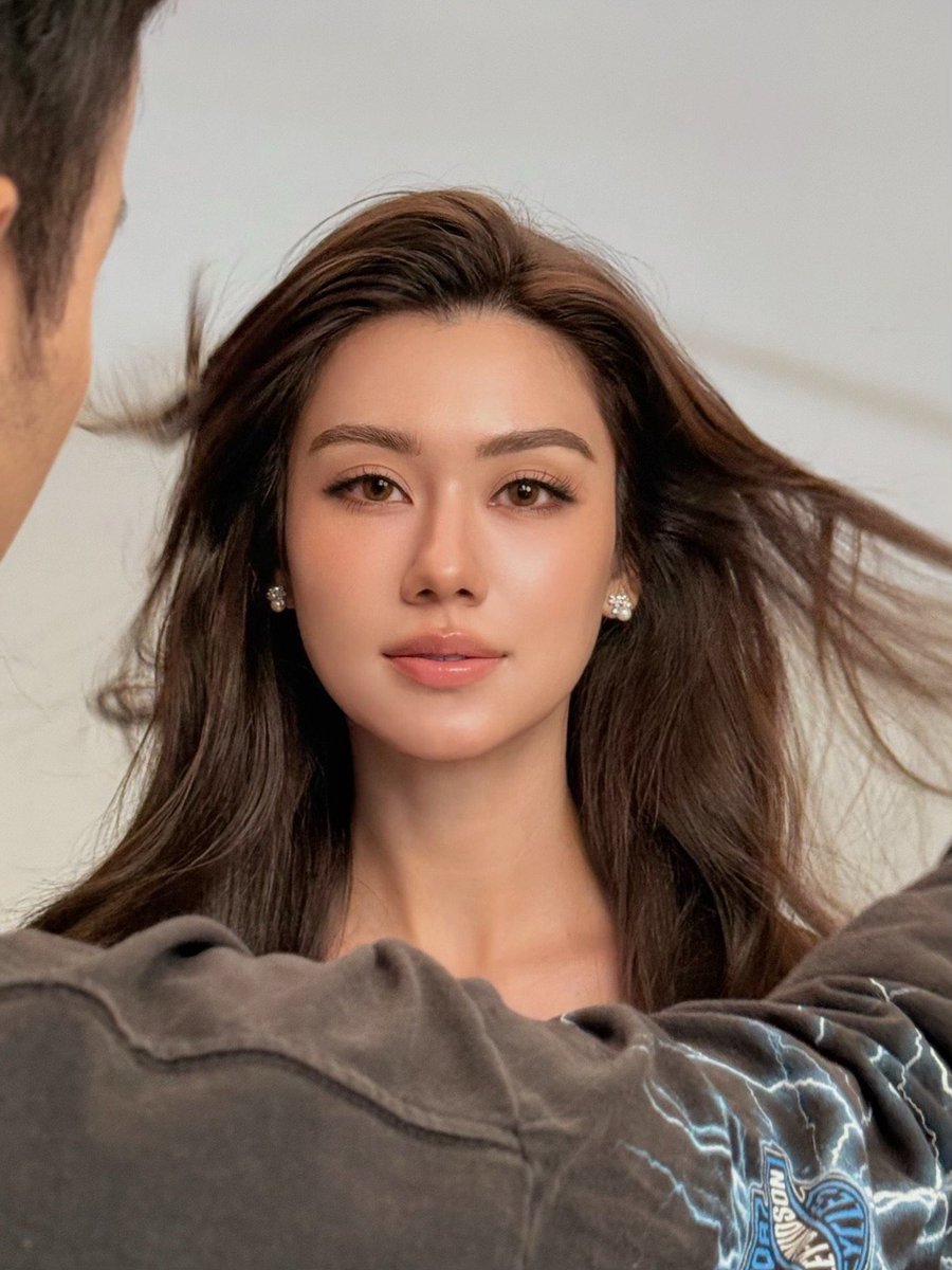 ecbae_'s tweet photo. Streets are saying this is CEO Khun Miu Natsha’s celebrity wife.

MAY IN LOVE WITH LENAMIU
#ChapterxLenaMiu
#LenaMiu #ลีน่าหมิว https://t.co/fuHSeHqiuH