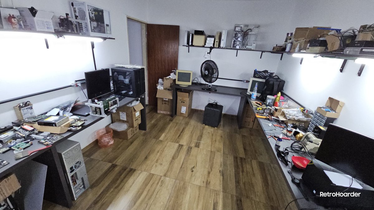 tercio_miranda's tweet photo. Good morning everyone!
While I'm cleaning my lab (2nd attempt) I will stay connected at https://t.co/YTctb6rdVp #OldComputer. https://t.co/8fBCbRxlpK