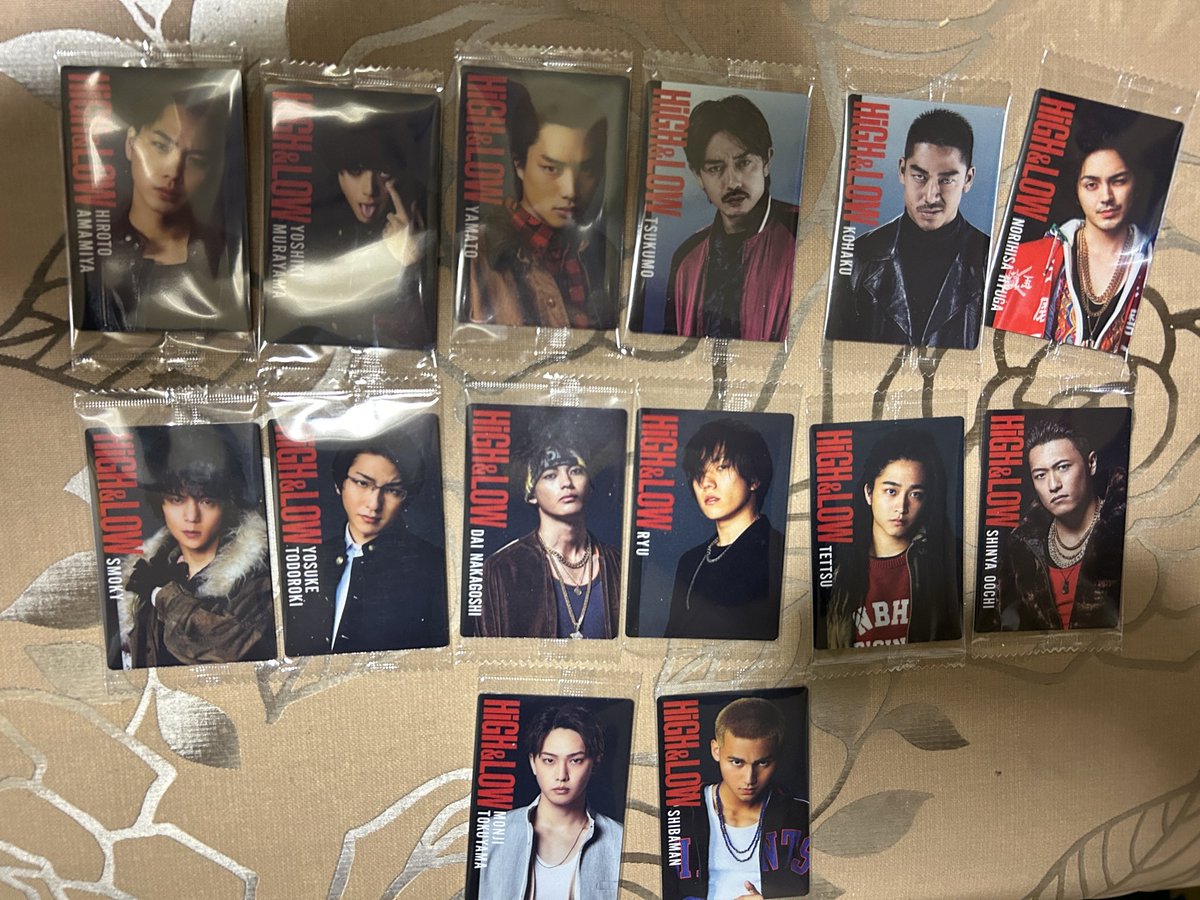 ri_0306rr's tweet photo. 本当は5個のはずだったのに姉が14個買ってきた。
写真雑だけど、、、、
引きはいいよね？
コブラでないけど広斗でたから良きとする🙆‍♀️ https://t.co/Hg0YHl9pmG
