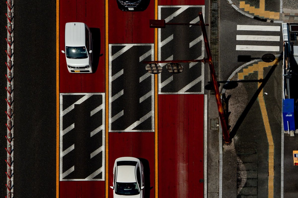 kenmainr's tweet image. Stripe of Road
.
.
.
.
.
#aerial #asphalt #beppu #Cars #city #Crosswalk #Geometry #highangle #Intersection #lines #Markings #minimal #motion #Overhead #pattern #road #street #stripe #structure #Traffic #urban #view #yellow - instagr.am/p/DX1f5CtD5Nh/