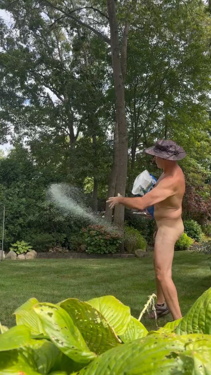 Nudist since 91 tweet media