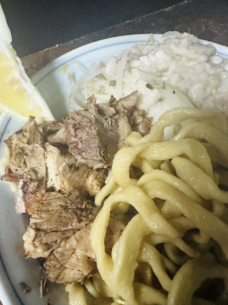 今日のラーメン
新所沢　自家製麺まさき非乳化
塩つけ麺
カタメ（3分）
やさい少なめ
コロチャ変更
ニンニク
あぶら
火の粉別皿
半年ぶりの非乳化‼️
やっぱりまさきの作るラーメンは美味しいね👍
#自家製麺まさき非乳化