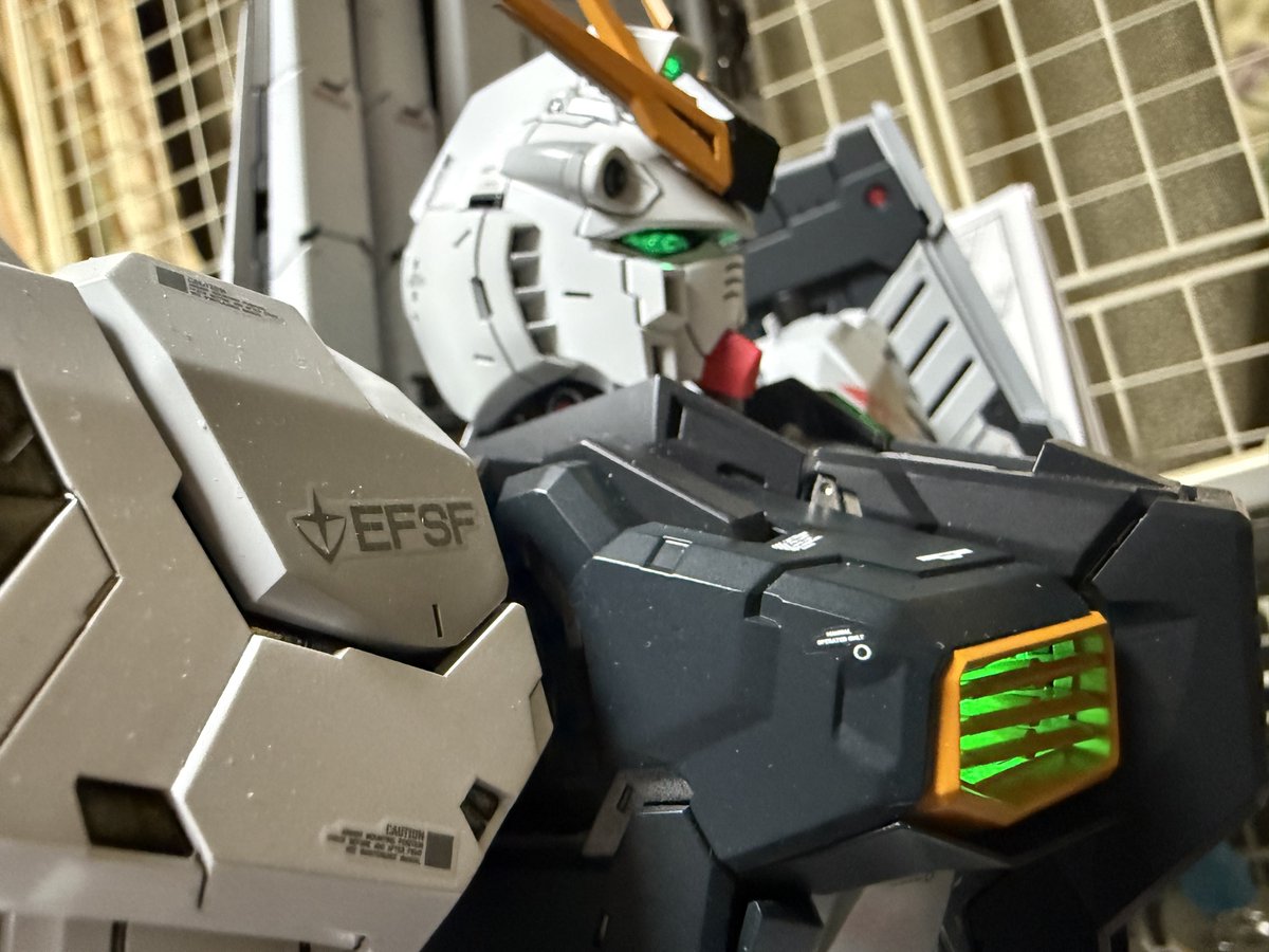 HogemaruT's tweet photo. ほぼ1ヶ月
なんとか本体完成しました
ベースはまだ未塗装なのでこれから考えます

#PGU
#νガンダム 
#PerfectGrade 
#Unleashed 
#ガンプラ https://t.co/5nrf9tKg5s