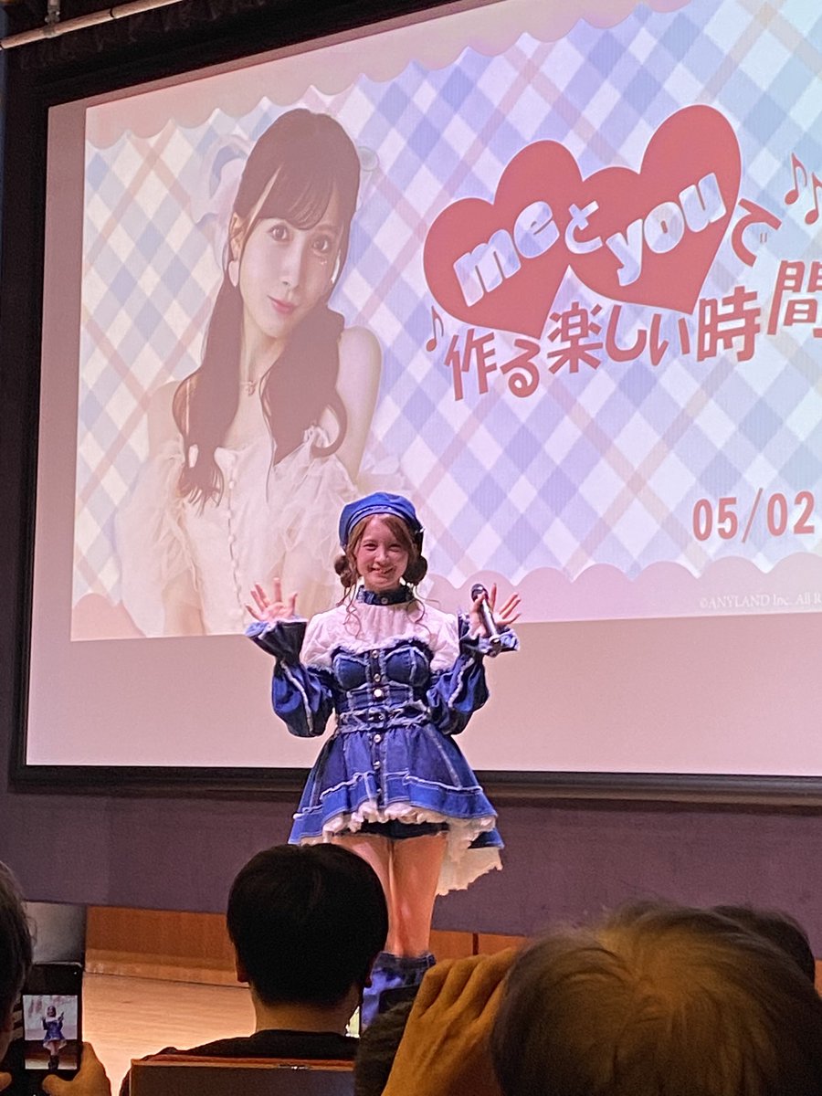 もな tweet media
