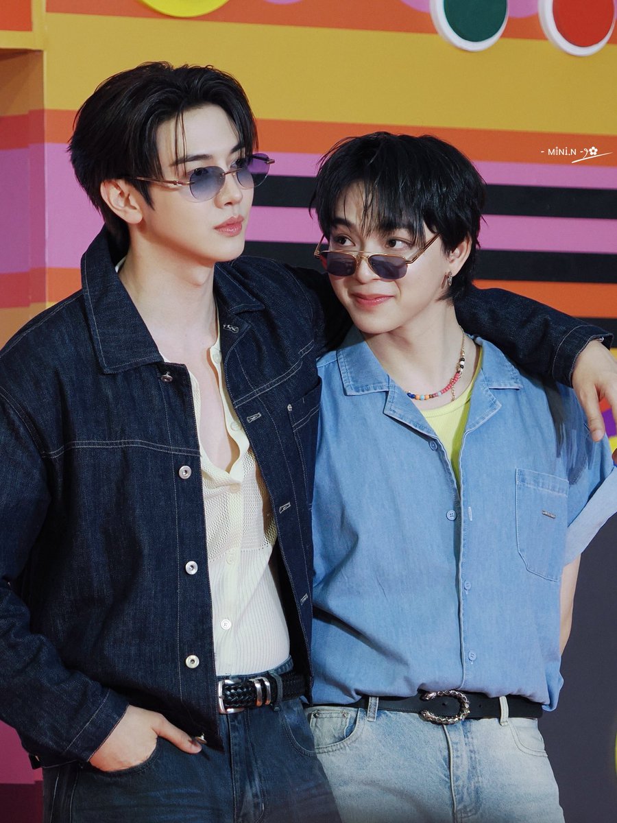 _mini_n's tweet photo. พี่โจฮัน น้องนอร์ธ

MAXKYBAS AT CENTRAL BANGNA
#MaxkyBasxCentralBangna
#แม็กกี้บาส #MaxkyBas #maxky_rp #บาสเด็กอ้วนที่แท้จริง https://t.co/iCjmFvd9PT