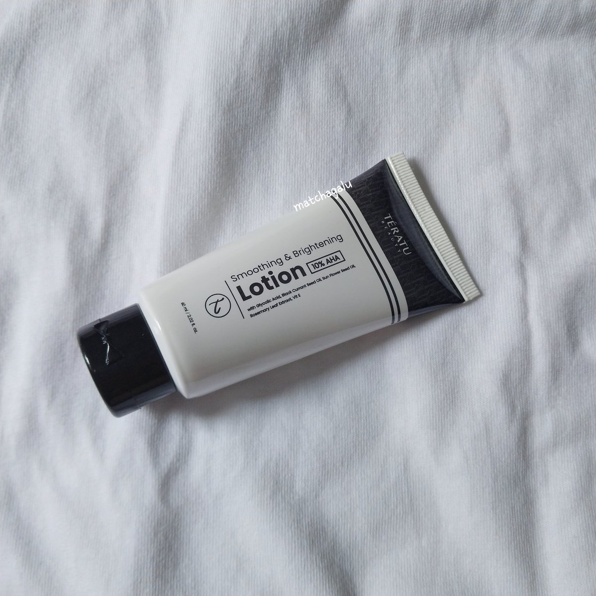 gak akan bosen rekomendasiin dua produk ini! teratu 10% aha lotion dan the ordinary glycolic acid buat hilangin bekas luka dan ratain warna kulit ⭐️👍🏻😆