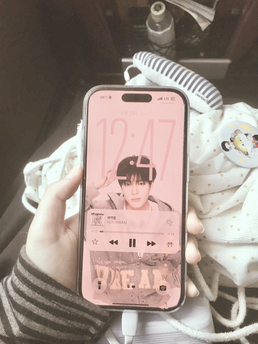 믕두 •3• tweet media