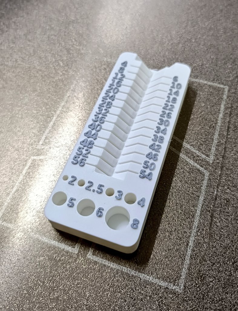 kamezo771's tweet image. 夕べフィラメント詰まりでトラブったので😵
今日は小物をいくつか刷りました🧑‍🔧💦
#3DP #A1