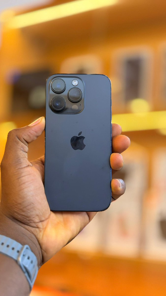 kingnimzy5's tweet photo. My own take on this though.
It’s when you need some cash or you wanna upgrade your phone,
That’s when you will know this devices do not have re-sale value Unlike IPhone, pixel and Samsung devices 🤝.
Premium 🇺🇸Mint iPhone 14pro 128gb
Esim unlock
₦600,000 only.
#gadgetplug https://t.co/jnxM2nPZnG