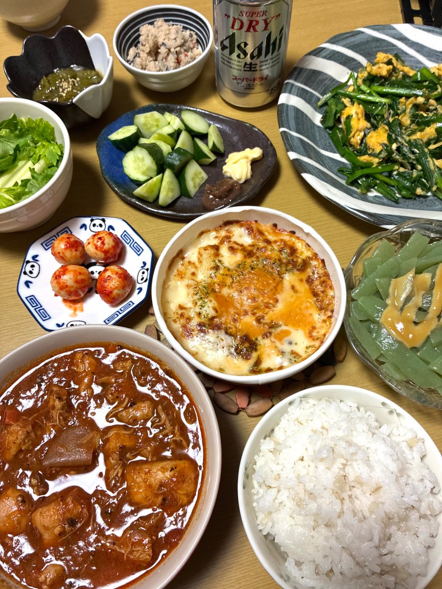 gogoponpon's tweet image. 頂いた途端出撃ABトマクリグラタソと在りもの即作ニラ玉に昨日大量に作り置いといてもはやちびっとしか残ってない一番旨味部分のチキソゴッドトマト煮らで酢味噌刺コン乙癒GW BEERゴー！🍺（支離滅裂笑）
さあ呑〜っってやるぜ！🍻

#乾杯 #晩酌 #晩ごはん
#おやじ飯 #居酒屋メニュー🏮
#おうちごはん