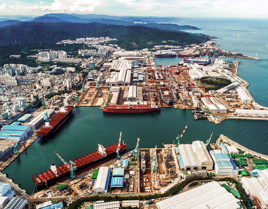 NewsIADN's tweet image. Reports : HD Hyundai likely to begin groundwork on India’s biggest greenfield shipyard (₹40,000 crore) at #Thoothukudi soon after May 4 election results.