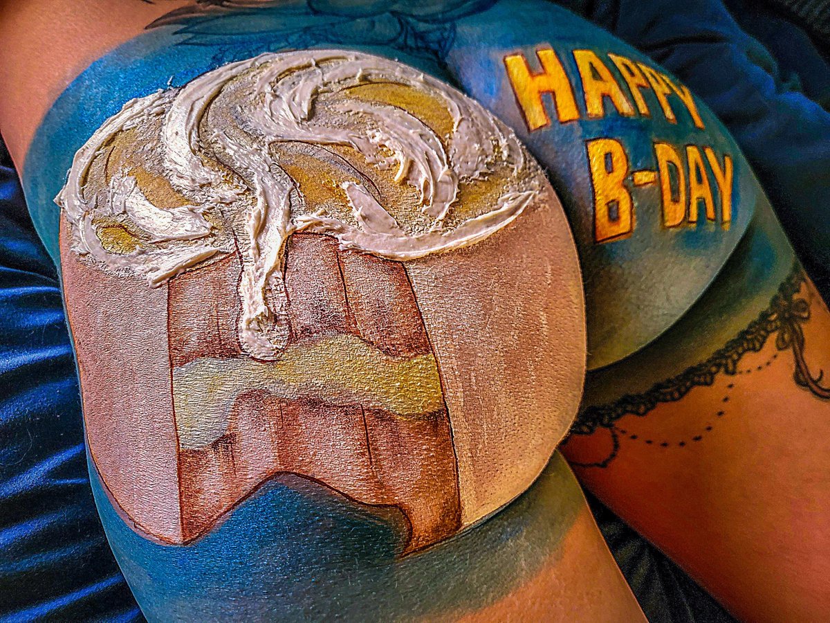 TheAssPainter's tweet photo. It's my 52nd birfday! Here...have some cake! 🎨🍑 https://t.co/RhCpUHYtJ9