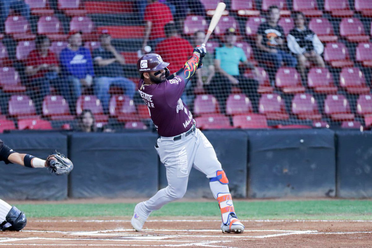 ELFANATICORD1's tweet image. Dominicanos en México 🇲🇽 ⤵️

→ Jonathan Villar (3B):
5-3, 2B (4), 2 RBI (8), .348 AVG, .892 OPS

(Caliente - Agente libre LIDOM)
Actuación del 01/05/2026

#lidom #Mexico