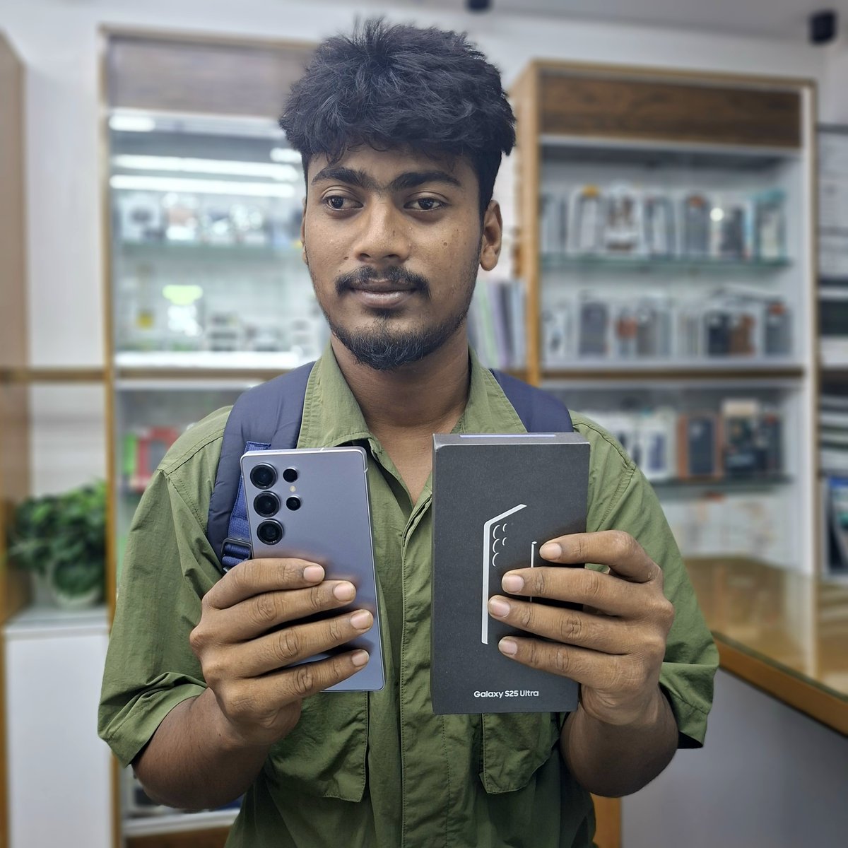 intimekhulna's tweet image. আপনাদের দোয়া ও সমর্থন আমাদের একান্ত কাম্য🤝

আপনার পছন্দের Smartphones, Gadgets এবং Accessories এর কেনাকাটা হবে নিশ্চিন্তে!

যে কোন প্রয়োজনে যোগাযোগ করুনঃ 01791696262

#happyclients #happyfaces #intimekhulna #intimeshop #intimemobileshop #mobileaccessories #onlineshopping
