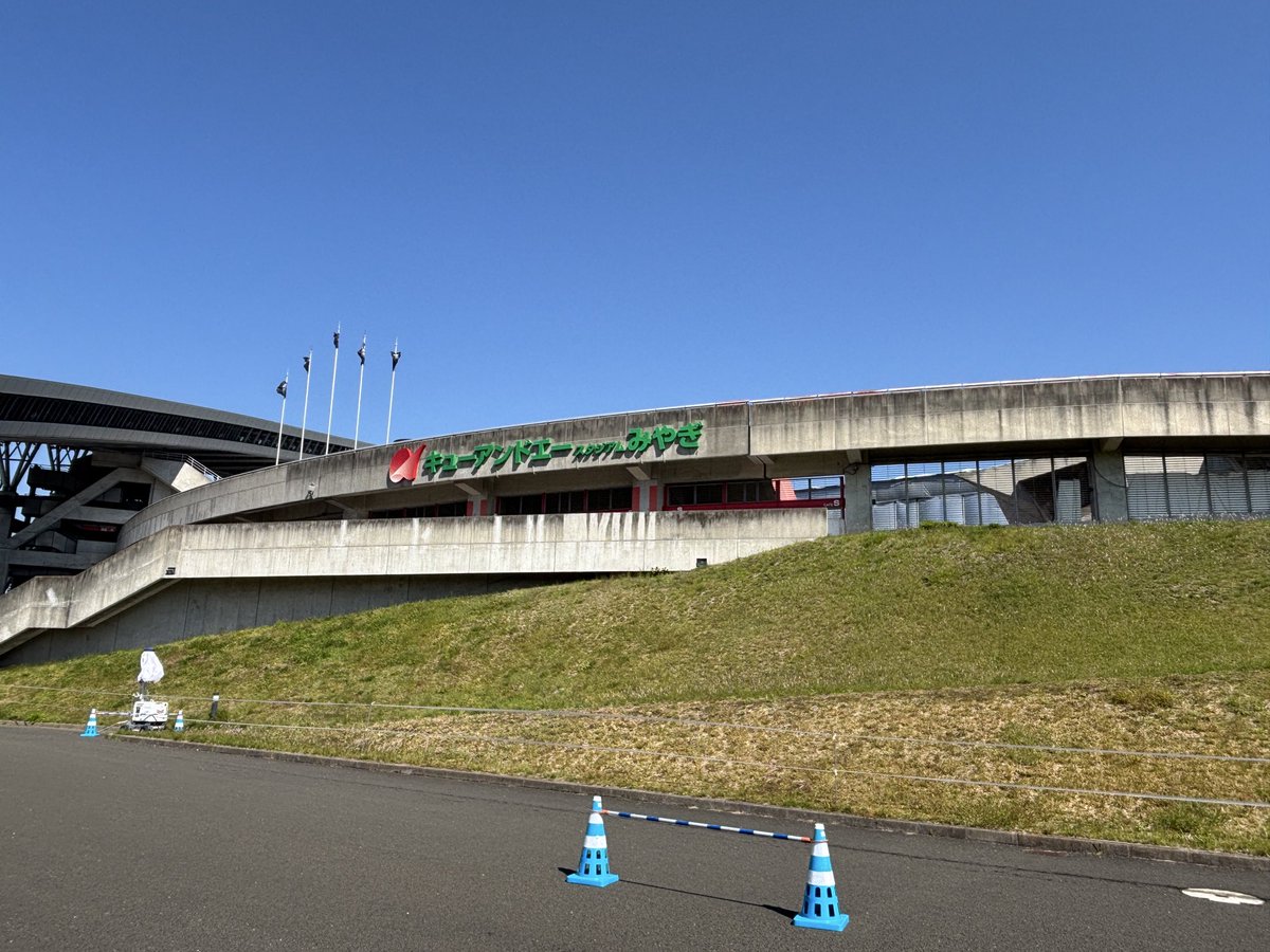 建 tweet media