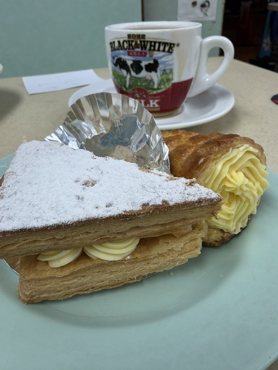 sahi_'s tweet photo. そうなるとやっぱり茶餐廳に行きたくなり、こちらを参考に行ってまいりました。のんびりデザートまで食べてたら外はすっかり閉店だった…バタークリーム、こんなに大量に食べてしまって良いのだろうか。意外とペロリといけるところが怖い。罪深い味…

https://t.co/DytD2tMpaH https://t.co/m5p6CjMbFA