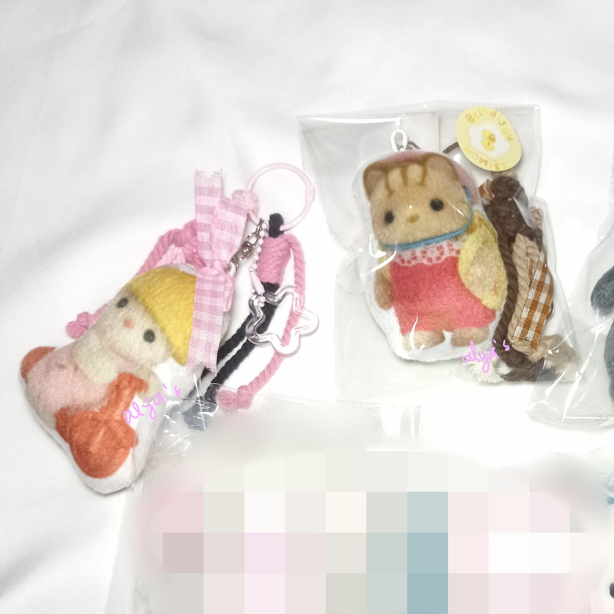 kindljoy's tweet photo. wts barang imuppp 😋 start 5k
🍀 price by dm yaaa 
t. sylvanian families persian cat strawberry ice cream costume squirrel trio pool deer colored pencil husky dragon bro explorer star case sticker bag charm https://t.co/uVkXgYOvzs