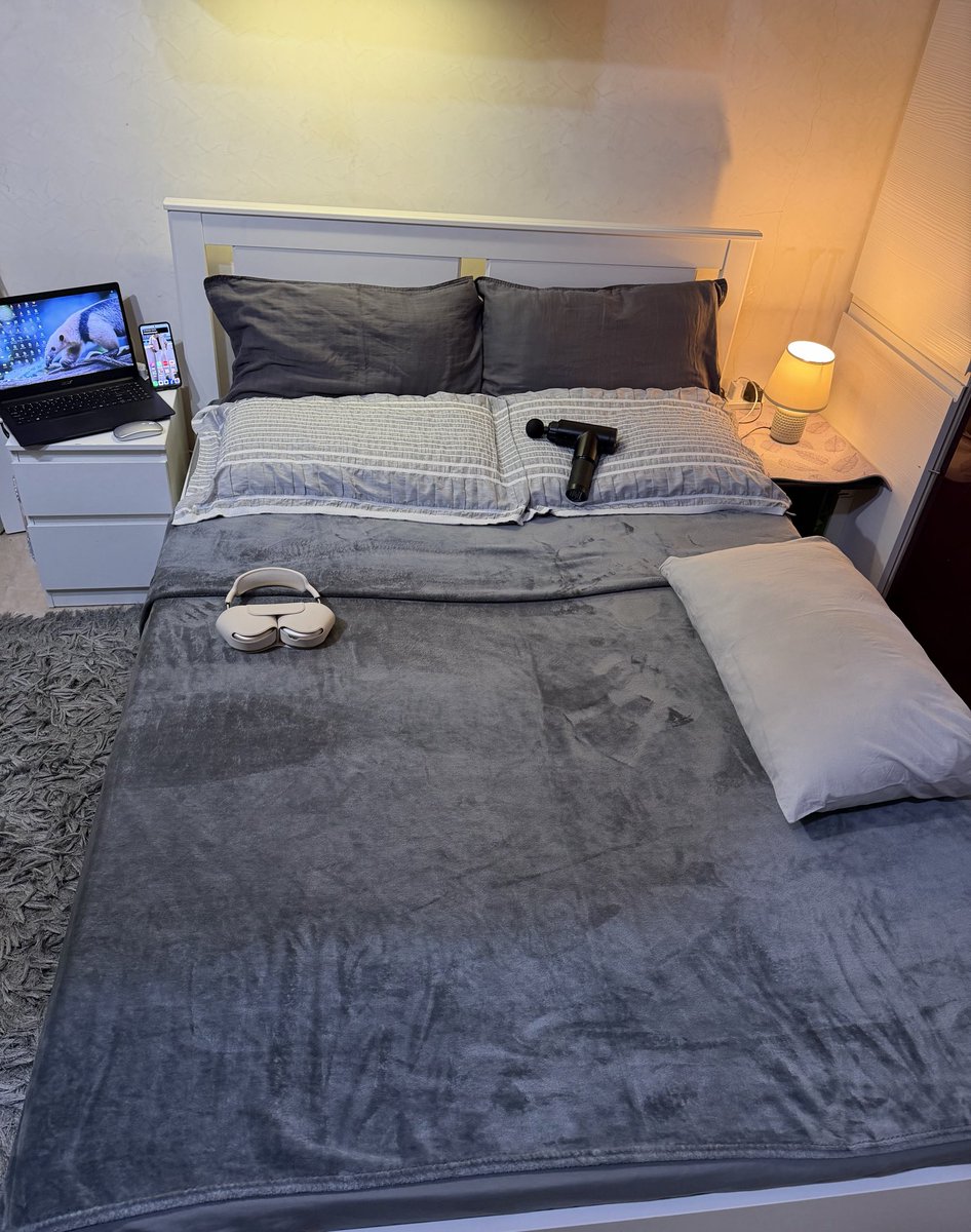DxBO119Jeff's tweet photo. Bed’s all fresh… ready for some not-so-innocent activities later. 🤪😈
#Dubai #LaterTonight
#DateNightVibes #CantWait
#Anticipation
#PlansForTwo https://t.co/jkSK4cBLNo