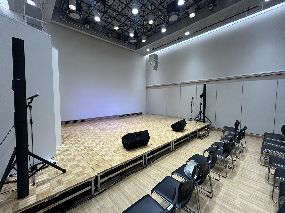 kapsel_yosihisa's tweet photo. いよいよ明日！
川越でアニソンライブ！！！

今日は会場で仕込みしてましたー。

朝は5時から起きて仕事してたので
もうフラフラーー。

セットリスト見るだけでチョー楽しい！！

ライダー、戦隊、ウルトラマン、プリキュア、アンパンマン

こんなに揃ってるライブは滅多にないよ。

明日の12:30〜
川越アトレマルヒロ7階
スペースセブンにて！！！

夜は18:00〜

当日券あります。
夜は残りわずかです！！！

観に来てチョンマゲ(^○^)

https://t.co/SKlsNAgS9o

#アニソン
#特撮
#ヒーローショー