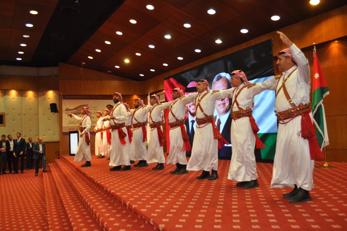 Issamurad's tweet photo. -
مندوبا عن جلالة الملك عبدالله الثاني ابن الحسين ،رعى معالي وزير العمل خالد البكّار الحفل الوطني الذي نظمه الاتحاد العام لنقابات عمال الأردن، اليوم في المركز الثقافي احتفاء بيوم العمال العالمي بحضور أعضاء النقابات العمالية وممثلين عن أصحاب العمل ومؤسسات مجتمع مدني وأعيان ونواب https://t.co/vIAszdCTBf