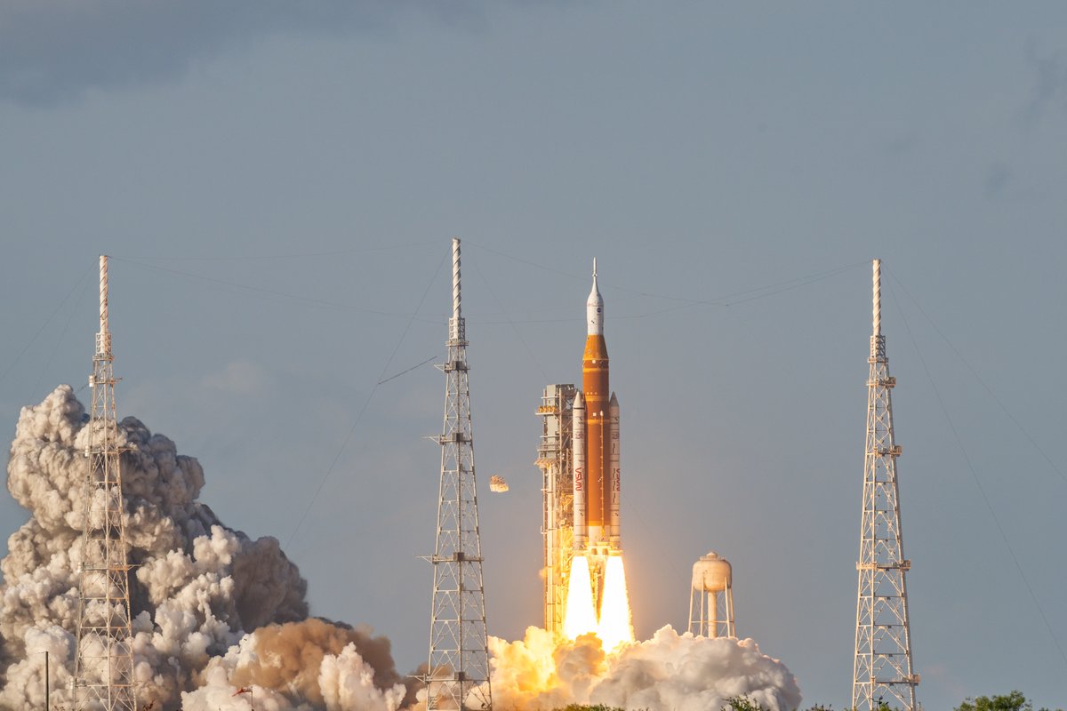 brandonjmphoto's tweet image. Hard to believe that 1 month ago yesterday, @astro_reid, @Astro_Christina, @AstroVicGlover, &amp;amp; @Astro_Jeremy (&amp;amp; Rise!) launched to the moon. 📷: Brandon Moser/Alamy Live News

#ArtemisII #NASA #SLS #SpaceLaunchSystem #SpaceCoast