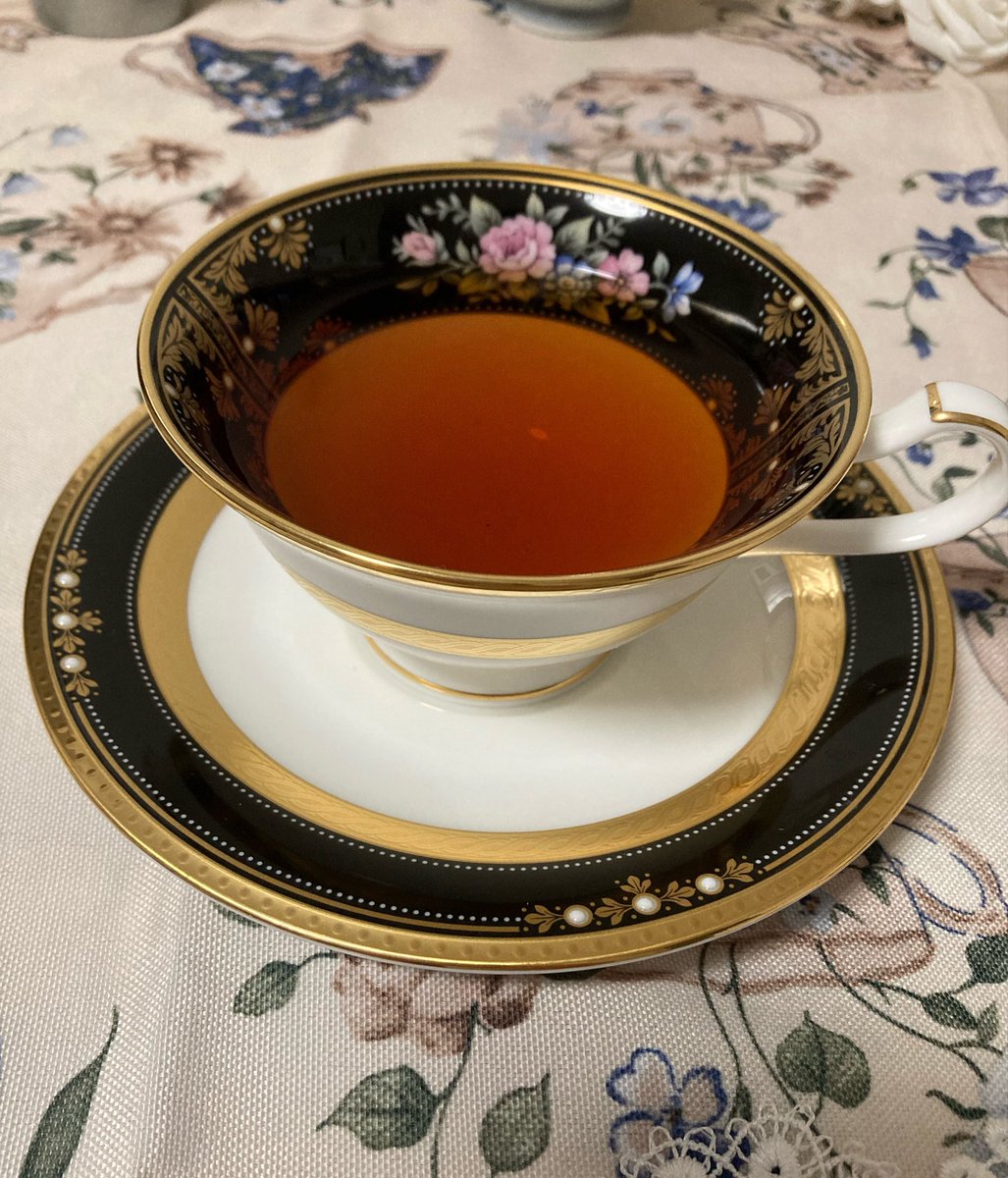 時間があれば お茶を頂く時間をとても大切にしているので ノリタケも