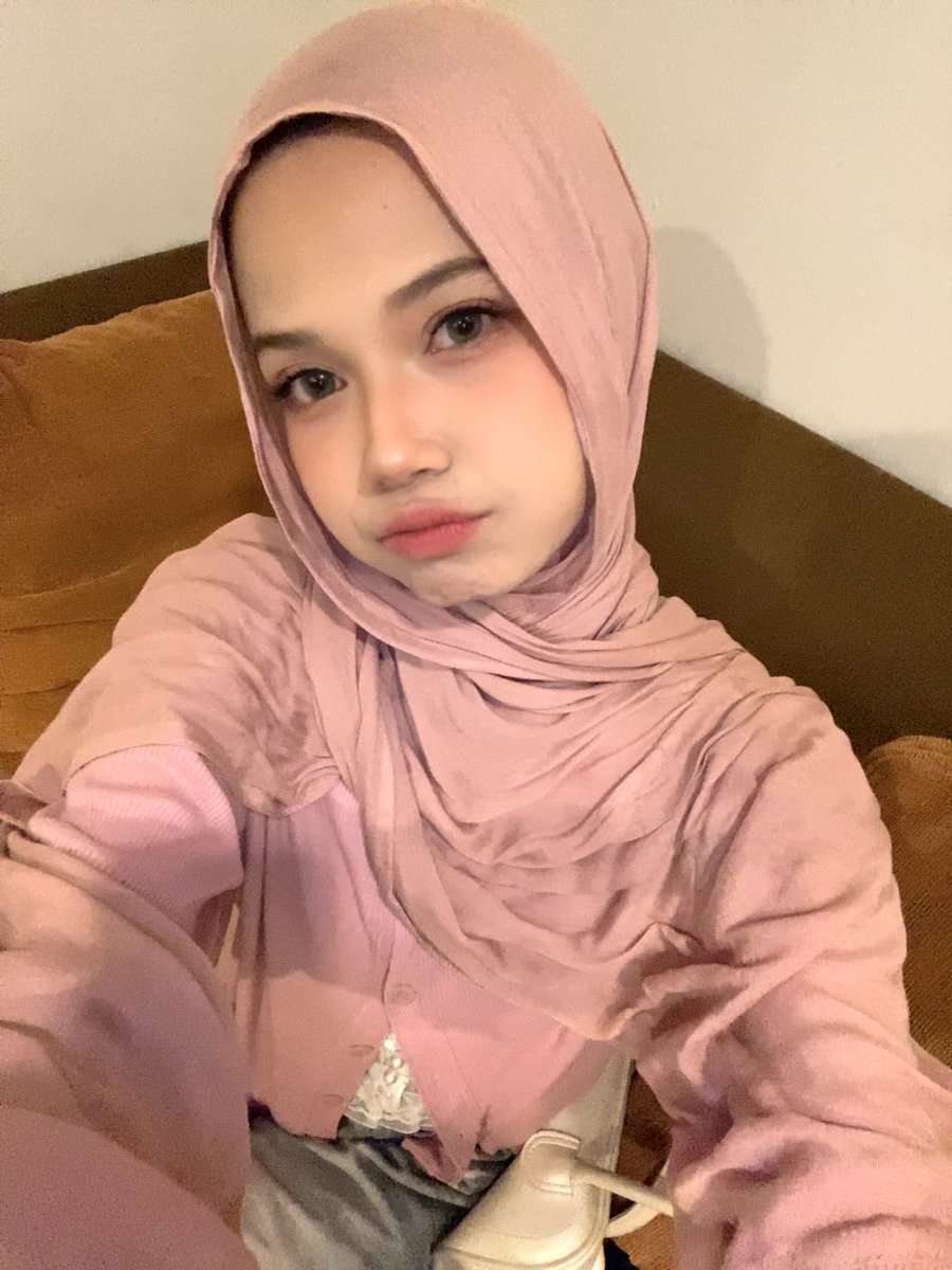 ⁺🍓𝓼𝔀𝓮𝓮𝓽𝓫𝓮𝓻𝓻𝔂𝔂 ˖ tweet media