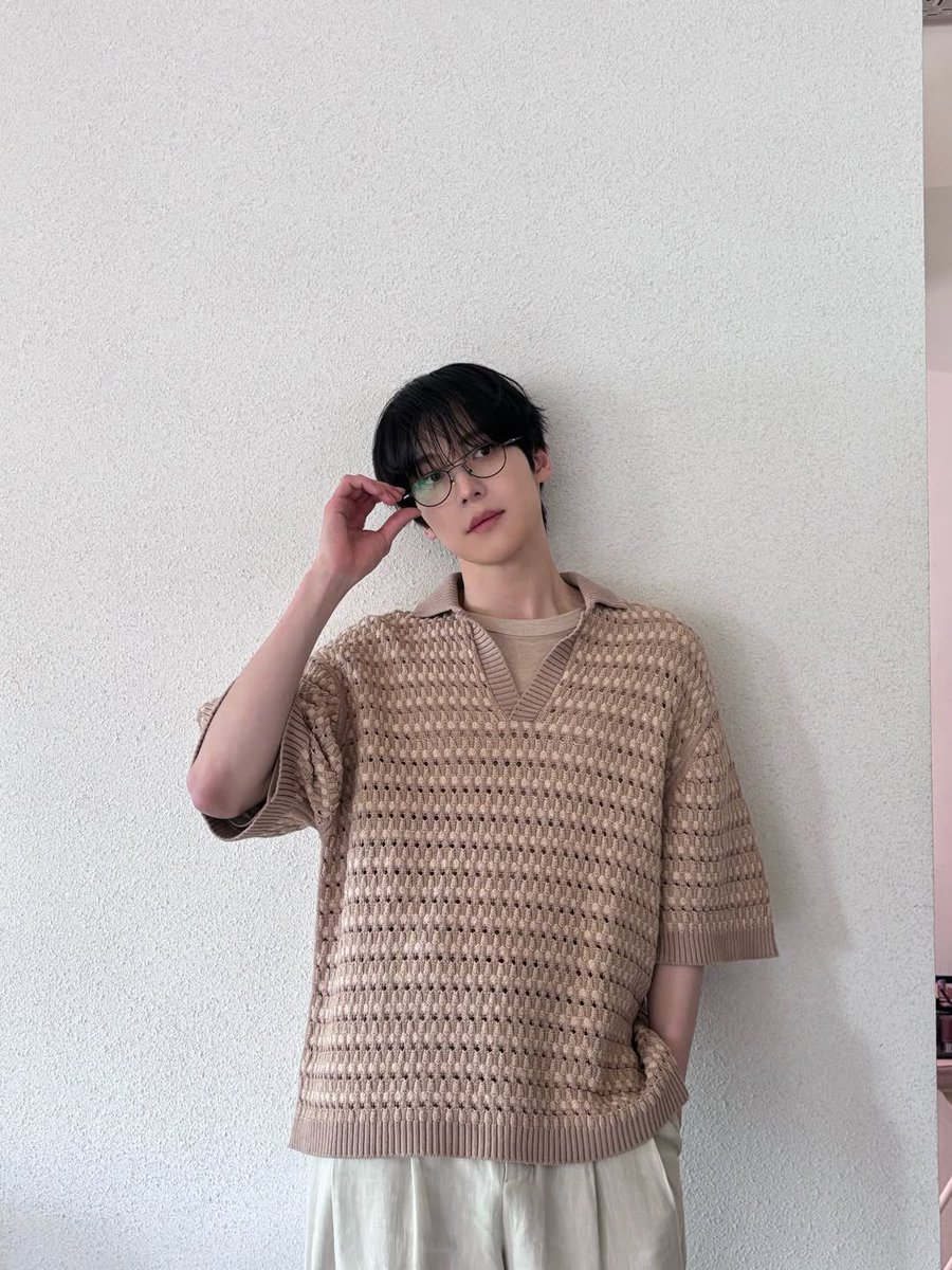 YunhoInfoBR's tweet image. #INSTA 📸 Atualização do Yunho em seu Instagram [1/4]

🐶: Bastidores pela primeira vez em um tempo

IG: yunou._.u

#YUNHO #윤호 #ATEEZ #ATINY #ateezbrasil #YUNHOxMaisonKitsuné 🐬