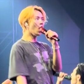 👤 : heeseung suaranya kok bisa bagus banget makannya apasi?

MAKAN MIC