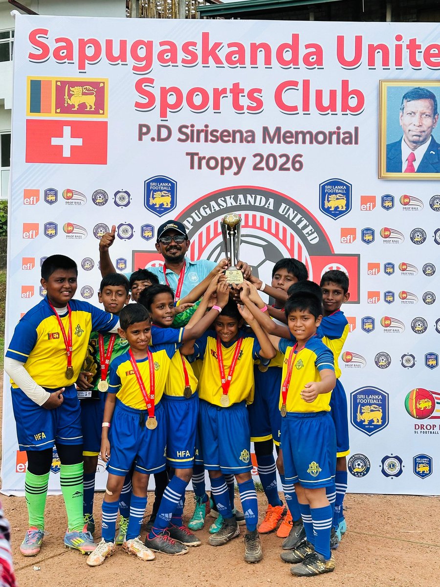 _grumpy_dad91's tweet photo. CHAMPIONS 🏆 

Hunupitiya U11 clinched the PD Sirisena Memorial Trophy U11 Category organized by Sapugaskanda United FC.

Alhamdulilah! First trophy as a Coach.

Hunupitiya, this one is for you! https://t.co/UU0fIfhUp6