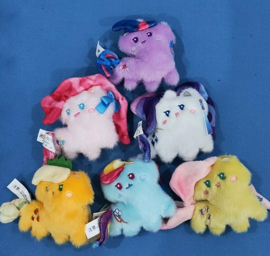 Droopy_Barnaby's tweet photo. @Kiquidd Me with my mlp crystal empire gang that I got from a multiple blind bags...I am coming for king sombra https://t.co/9xaflSCCp9