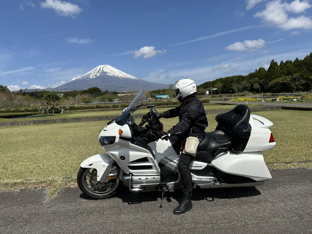Rider_GL5770's tweet photo. @BikeJIN_mag 今回はパノラマロード近くからの富士山ですね https://t.co/24D9vdSO9z