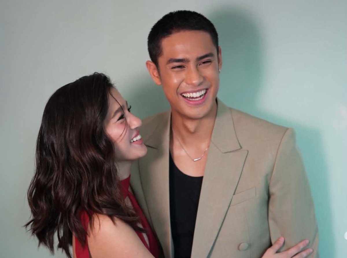 Mahal na mahal ko kayong dalawaa 
Maghihintay akoo hanggang duloo 
I know it will be worth it 
Mananatili sa ❤️🖤

#DonBelle