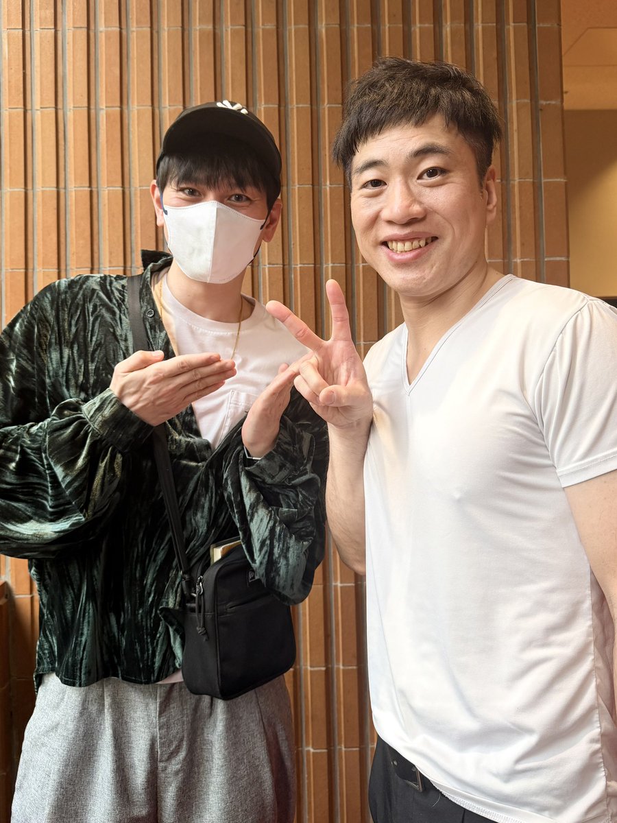 aoki_ryu's tweet photo. #グッド良平 さん #三淵雄太 さん出演のマイムアンサンブル公演
「#足し算の美学」拝見しました！

老若男女楽しめるお客様参加型パフォーマンス！笑った🤣🤣🤣
子供たちが楽しそうに観ているのを見てほっこり癒され➕(プラス)しかない✨

#ガベプラ https://t.co/JK0T5fUWWH