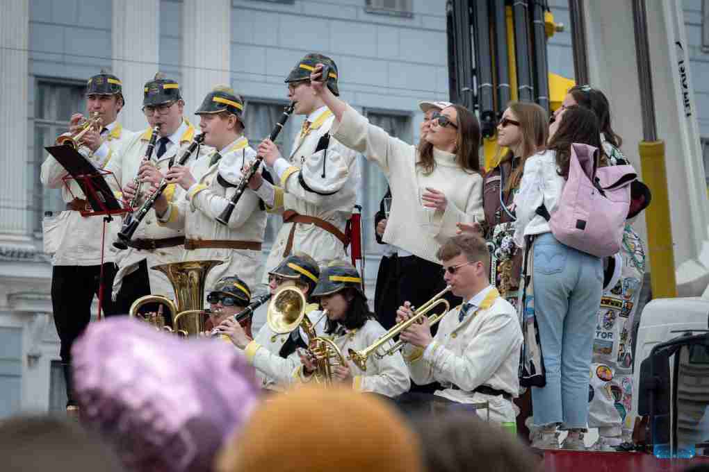 thandojo's tweet image. People celebrate #MayDay or "Vappu" in Finnish in #Helsinki, #Finland